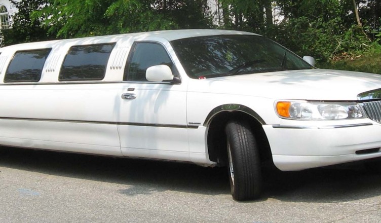 Hire-Limo-752x440.jpg